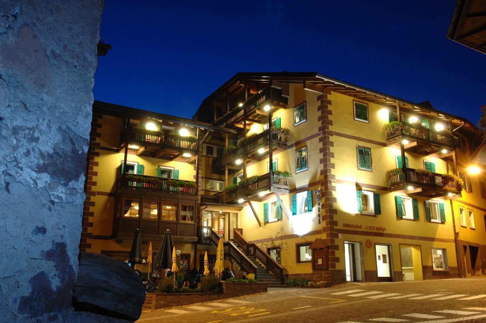 Hotel Alpino Varena Exteriér fotografie